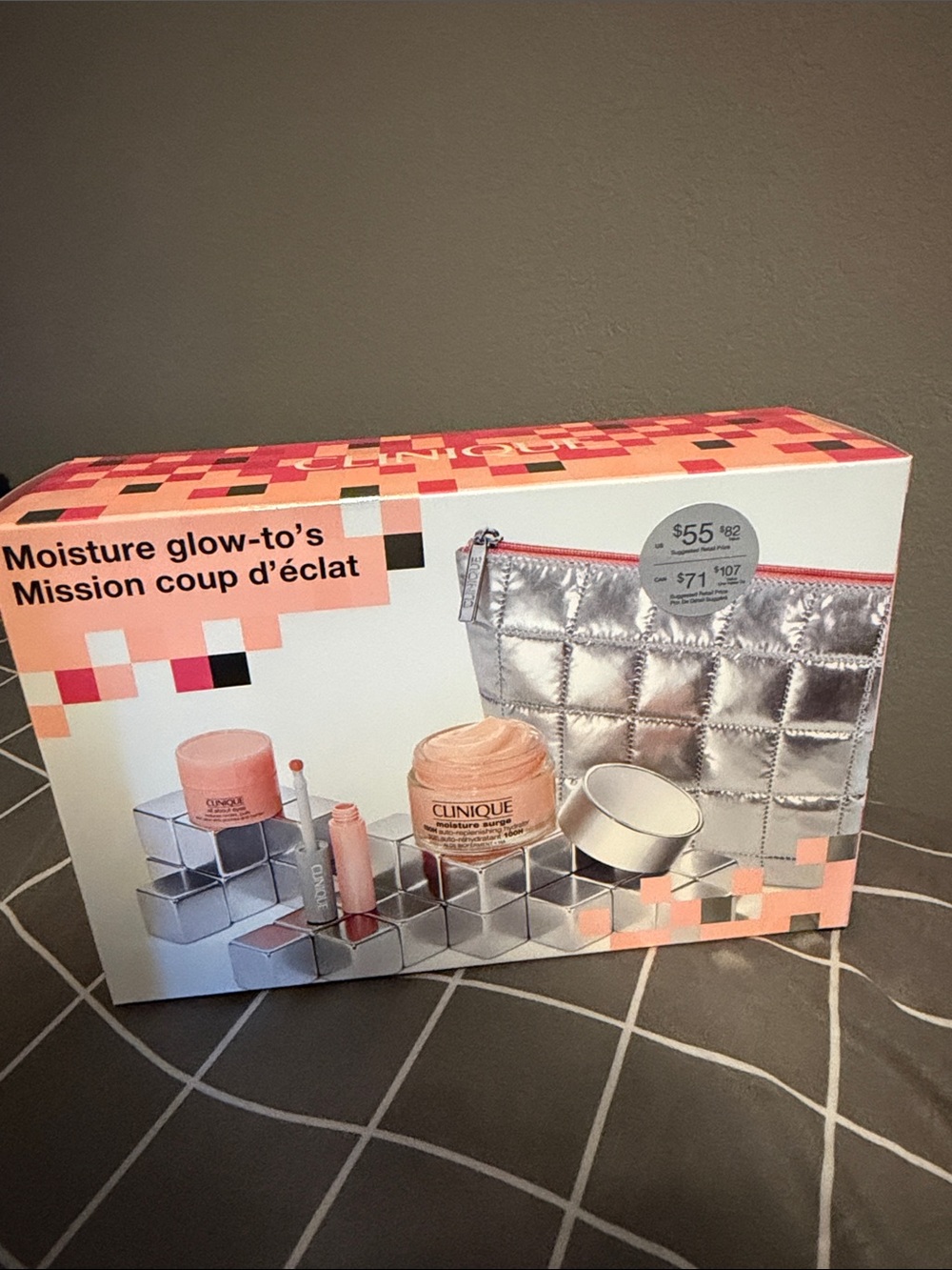 NEW Clinique Moisture Glow-To's Set — Peach & Silver SET